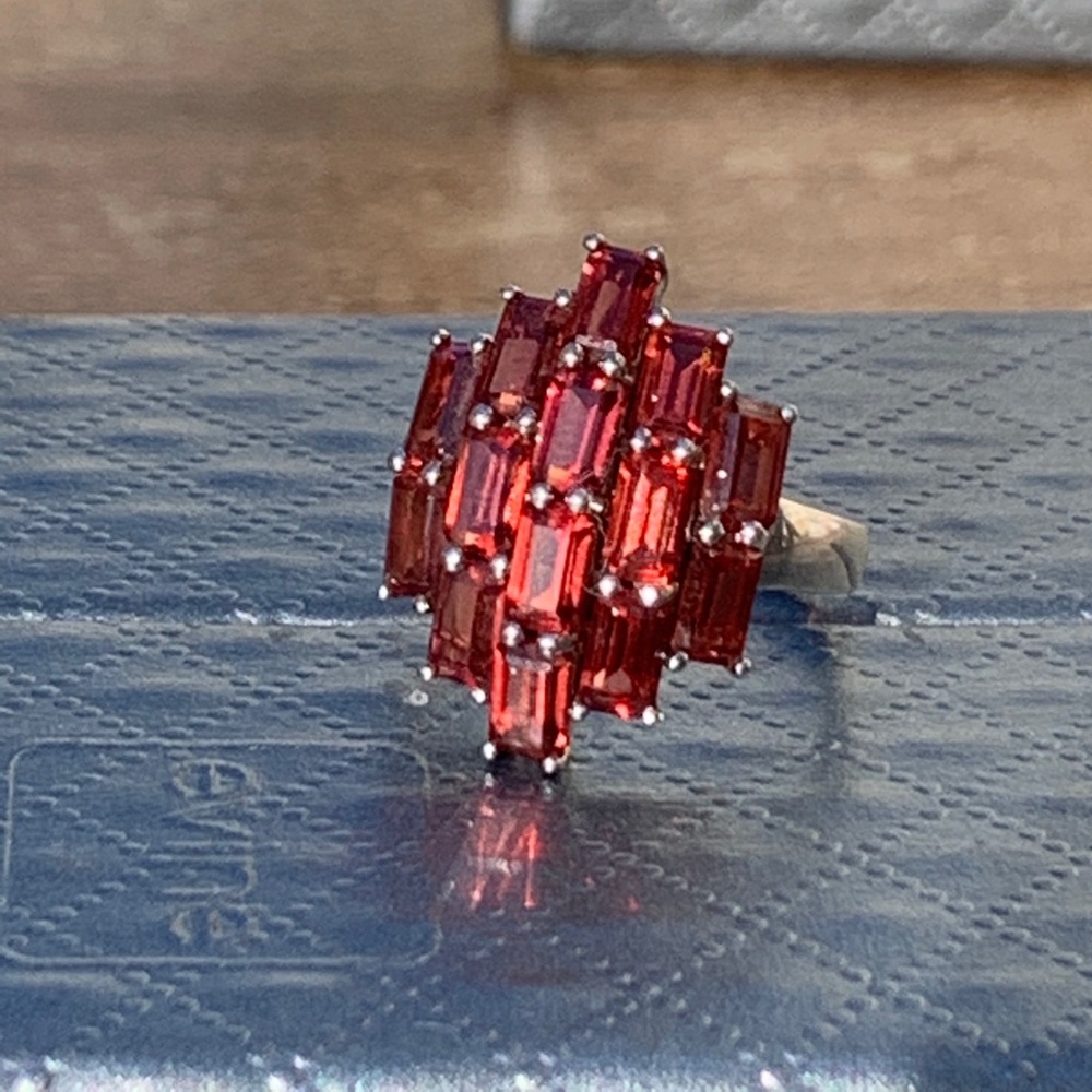 MOZAMBIQUE GARNET RING size 6 in Sterling Silver